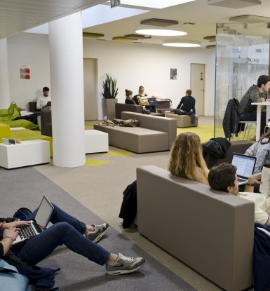 emlyon business school offers an innovative graduate management programs for the needs of the modern age.