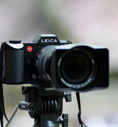 Mr. Duke shares Leica’s brand story, from which our students learn how Leica maintains its image as a high-end, high-quality brand while adapting to a changing environment