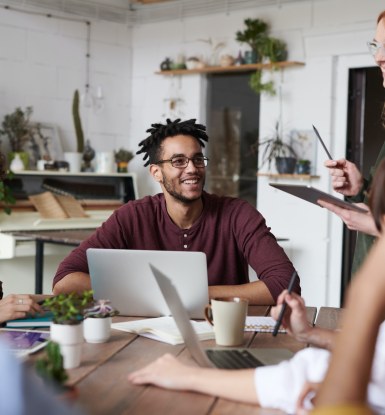 Students benefit from expert supervision from faculty members, providing significant food for thought regarding the essence of the consulting profession.