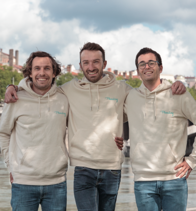 Thibault, Charles et Etienne, trois diplômés, ont créé Phealing.