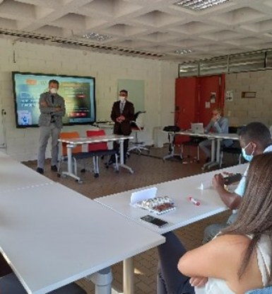 The agreement makes it possible to expose students of the program to the professional world of defense