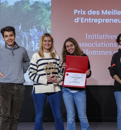 emlyon business school récompense les étudiants du Programme Grande École aux parcours exceptionnels