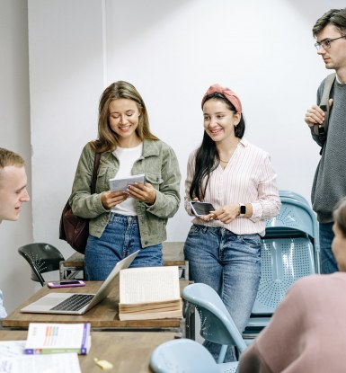 emlyon_students