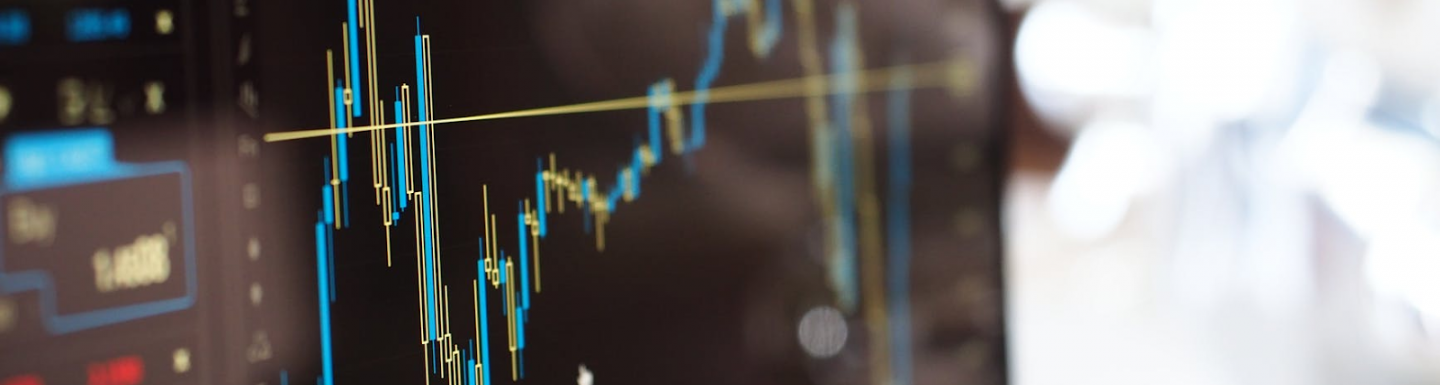 Finance Analysist : those who can analyze vast data sets to devise an investment strategy are hot in demand.