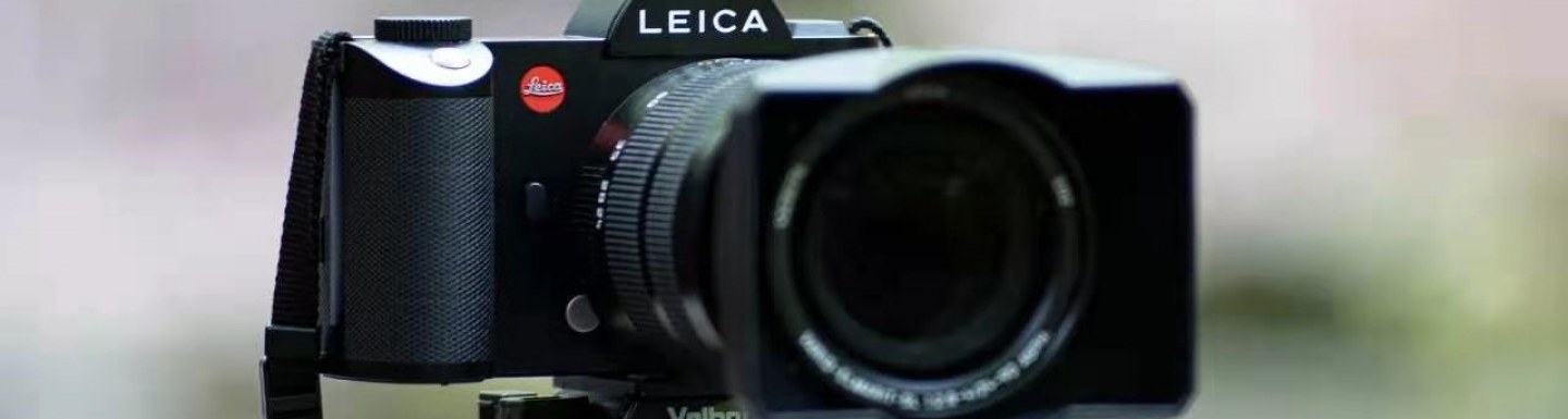 Mr. Duke shares Leica’s brand story, from which our students learn how Leica maintains its image as a high-end, high-quality brand while adapting to a changing environment