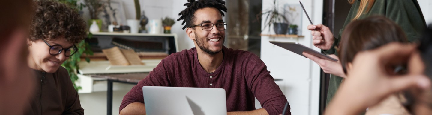 Students benefit from expert supervision from faculty members, providing significant food for thought regarding the essence of the consulting profession.