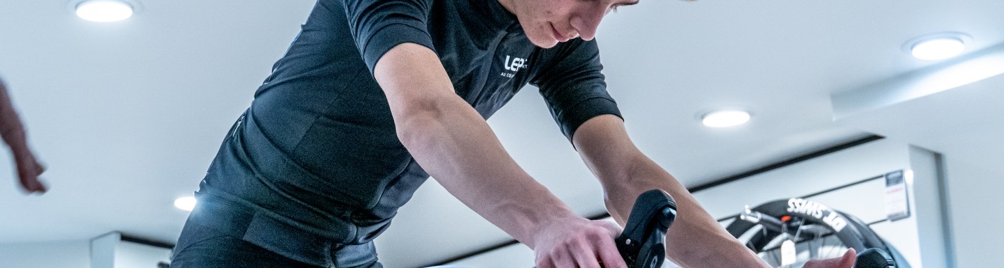 Thomas Hanscoote s’entraine à vélo