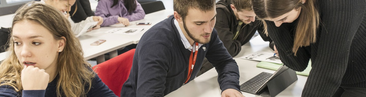 emlyon business school's students