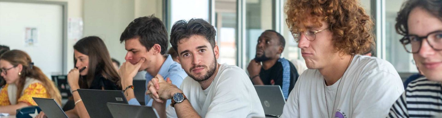 attache-commercial-emlyon