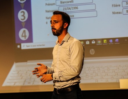 Aurélien a souhaité compléter ses compétences en transformation digitale avec le MS Transformation Digitale, Marketing & Stratégie d’emlyon.