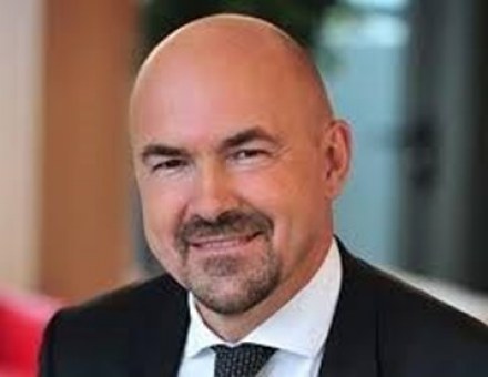 The first MSc in Cybersecurity & Defense Management cohort was welcomed at the emlyon campus Mr. Thierry DELVILLE.