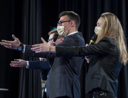 Les étudiants doivent développer un projet qui puisse être incubable.