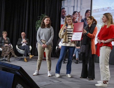74 étudiants d’emlyon ont été nominés pour 14 projets dont 60% d’initiatives d’inclusion sociale.