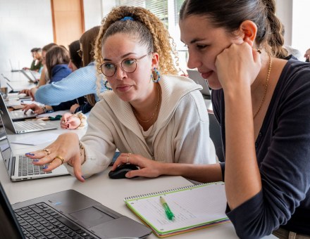 Intégrer un PGE par les concours AST