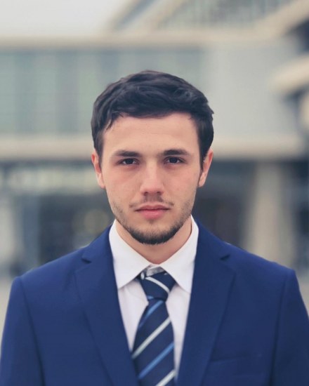 Après un Master 1 Droit des Affaires et un Master 2 spécialisé en Compliance , Samir a choisi d’intégrer le Mastère Spécialisé® Juriste Manager International d’emlyon business school.