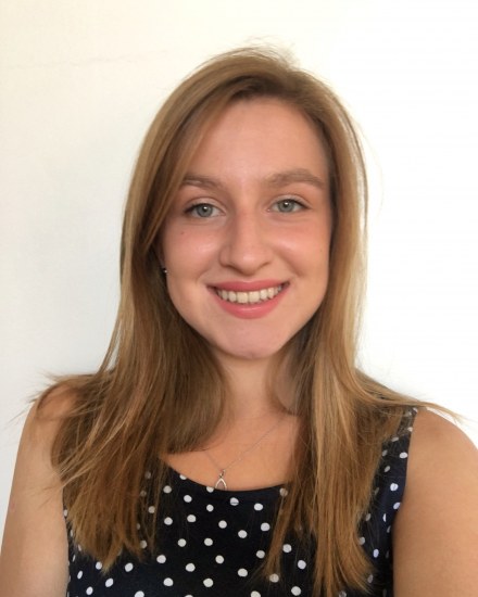 Fraîchement diplômée d’un Bachelor emlyon, Mélanie a souhaité poursuivre mes études avec un Mastère Spécialisé® en Transformation digitale.